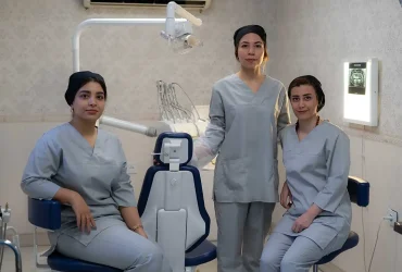 تیم دستیار پزشک جراح در کلینیک رسای کرج
