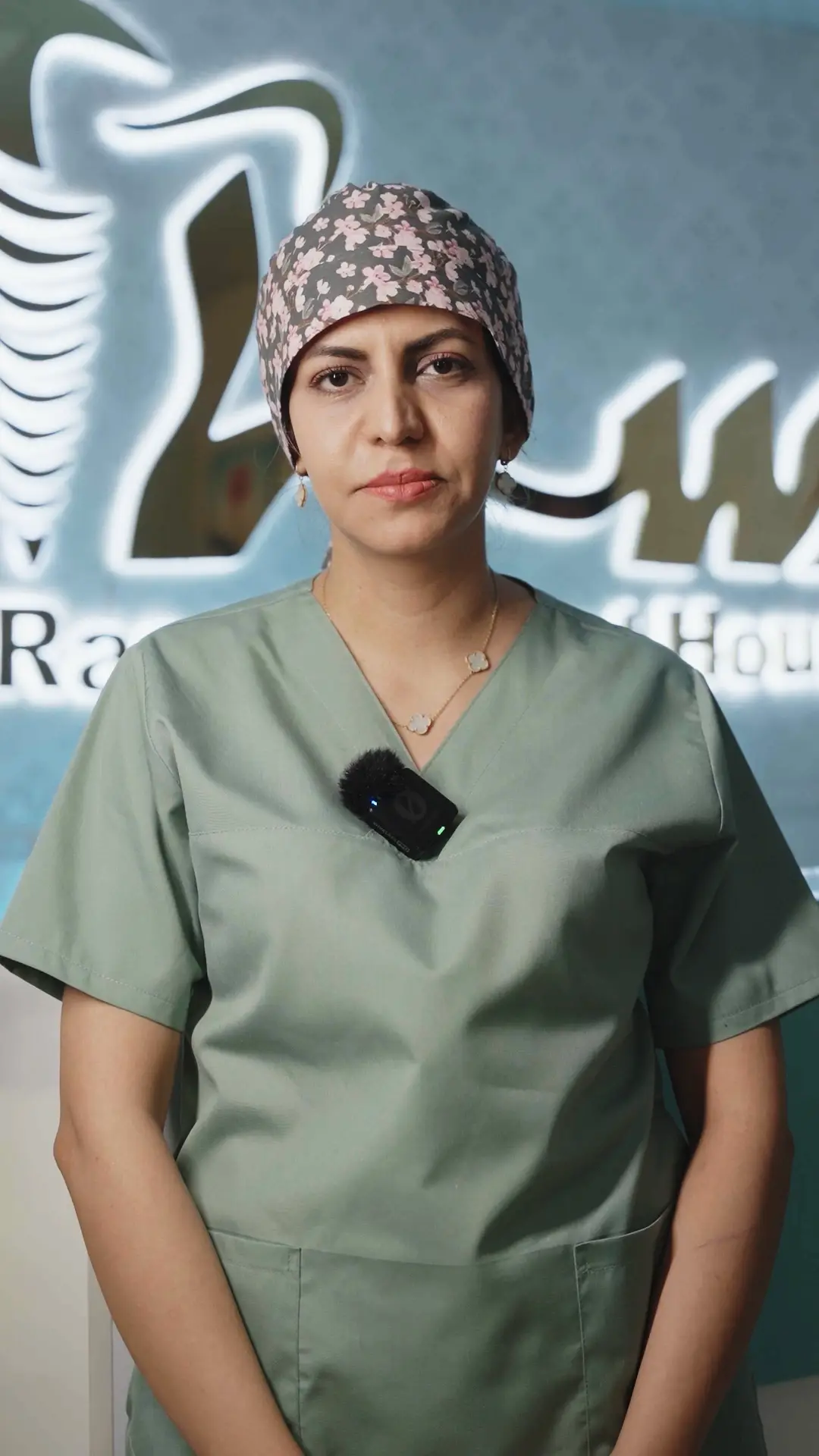 خانم دندانپزشک متخصص ایمپلنت در کلینیک رسا عظیمیه کرج بهترین مرکز ایمپلنت در کرج